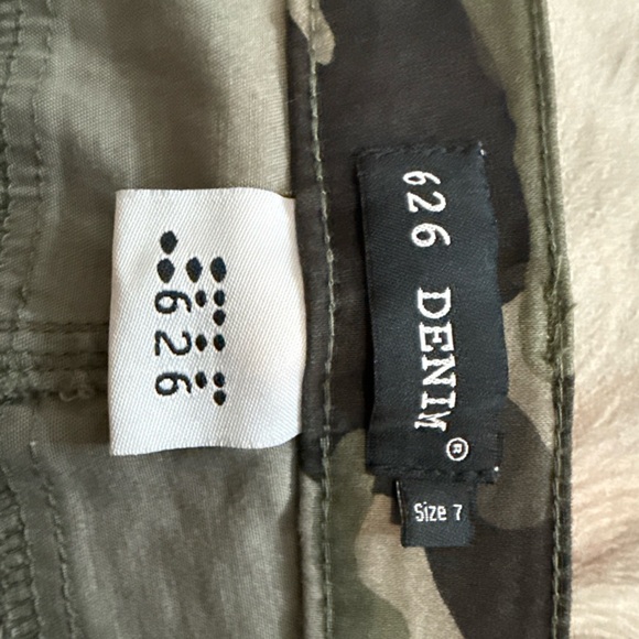 Camouflage Skinny Pants - Picture 6 of 6